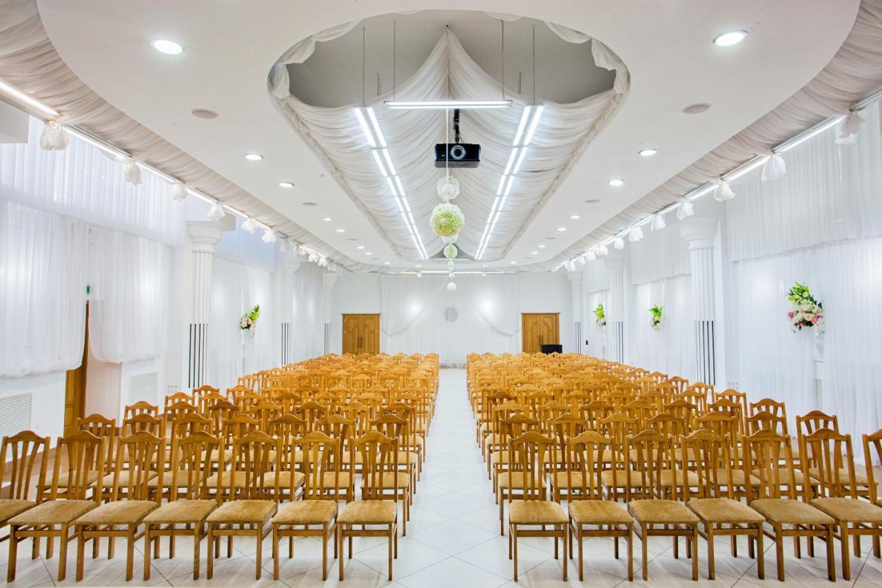 Отель Institutul Muncii Кишинёв Экстерьер фото