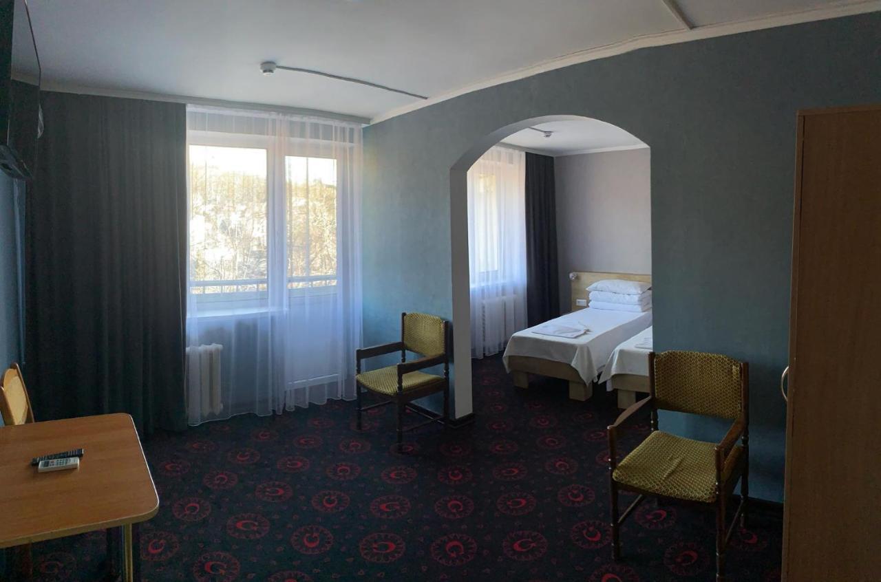 Отель Institutul Muncii Кишинёв Экстерьер фото